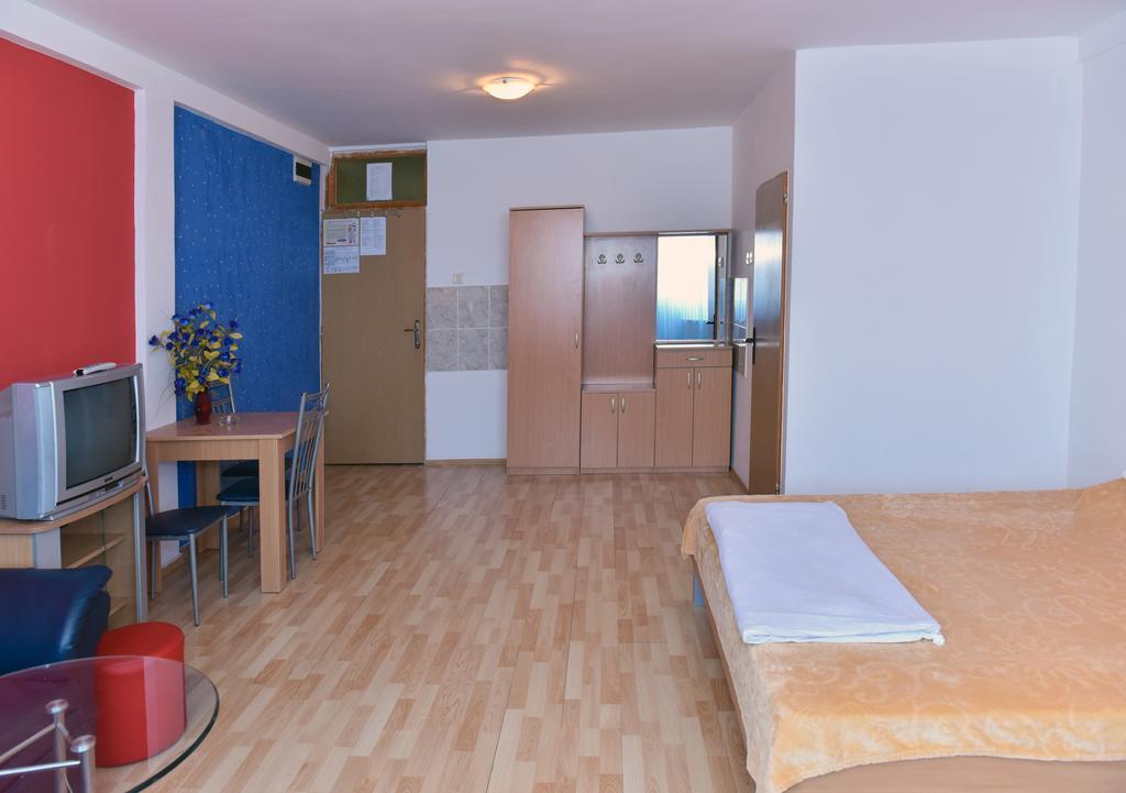 Hostel Milkaza Нови Сад Екстериор снимка