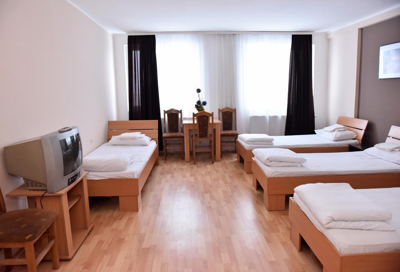 Hostel Milkaza Нови Сад Екстериор снимка