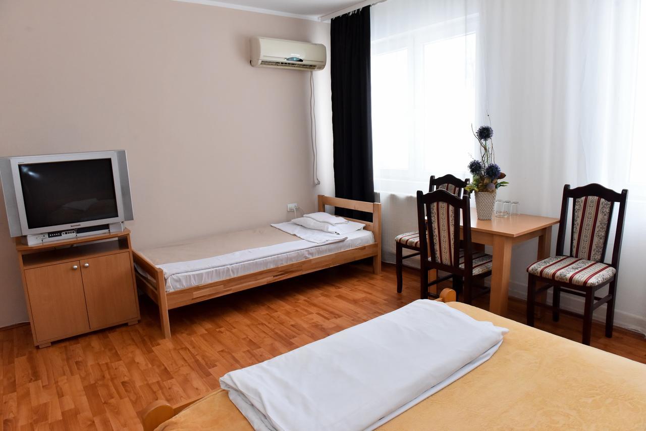 Hostel Milkaza Нови Сад Екстериор снимка