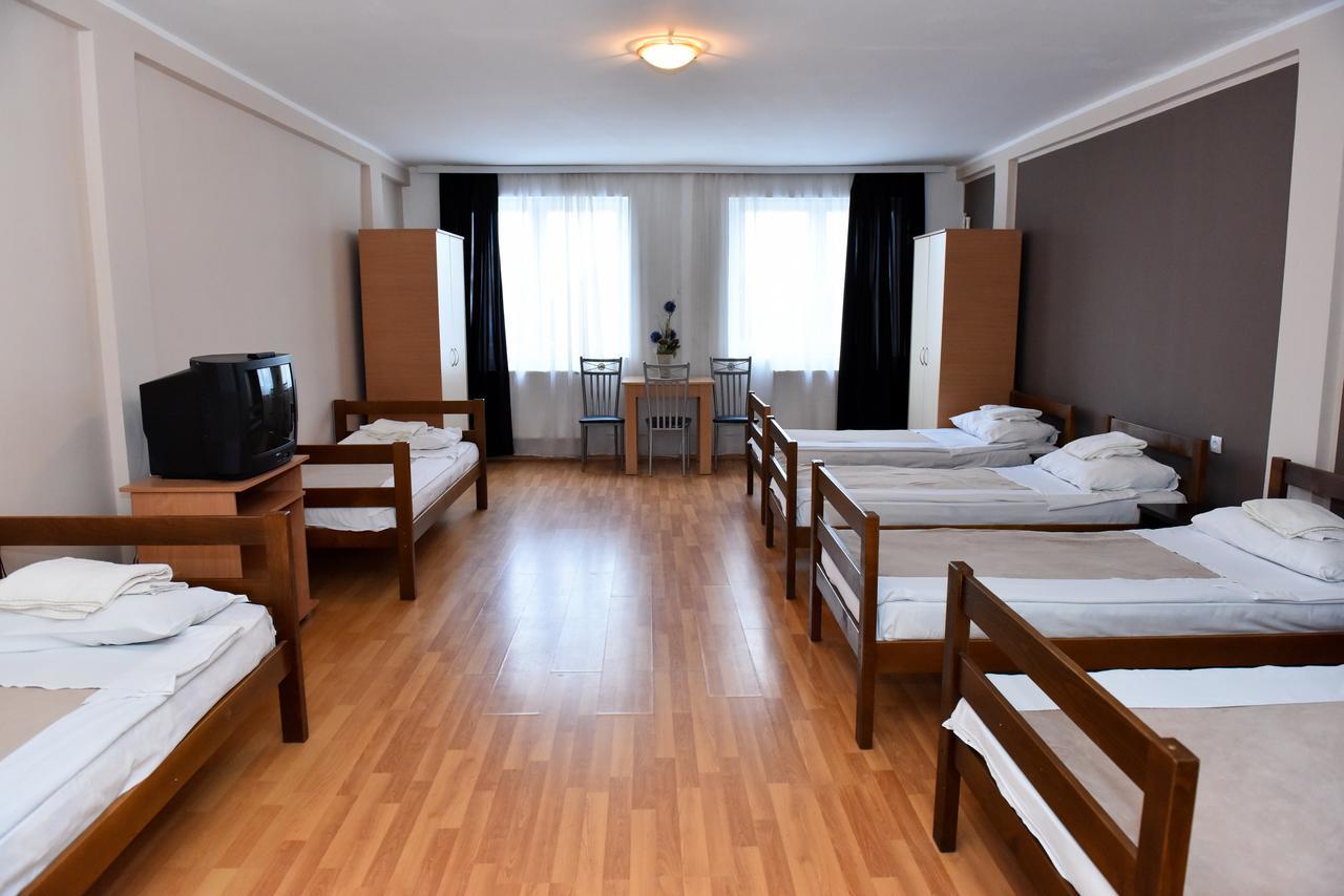 Hostel Milkaza Нови Сад Екстериор снимка
