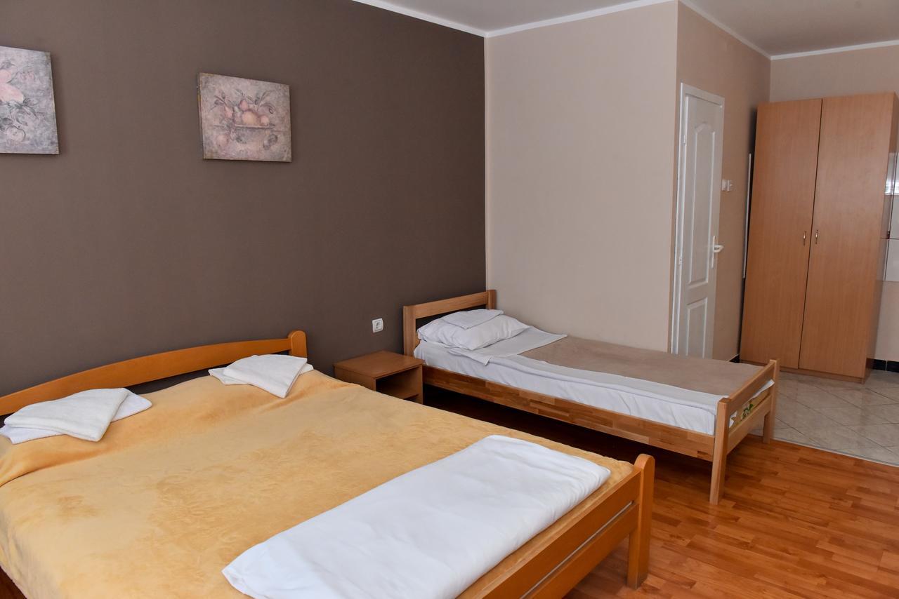 Hostel Milkaza Нови Сад Екстериор снимка