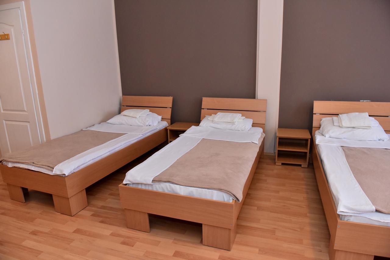 Hostel Milkaza Нови Сад Екстериор снимка