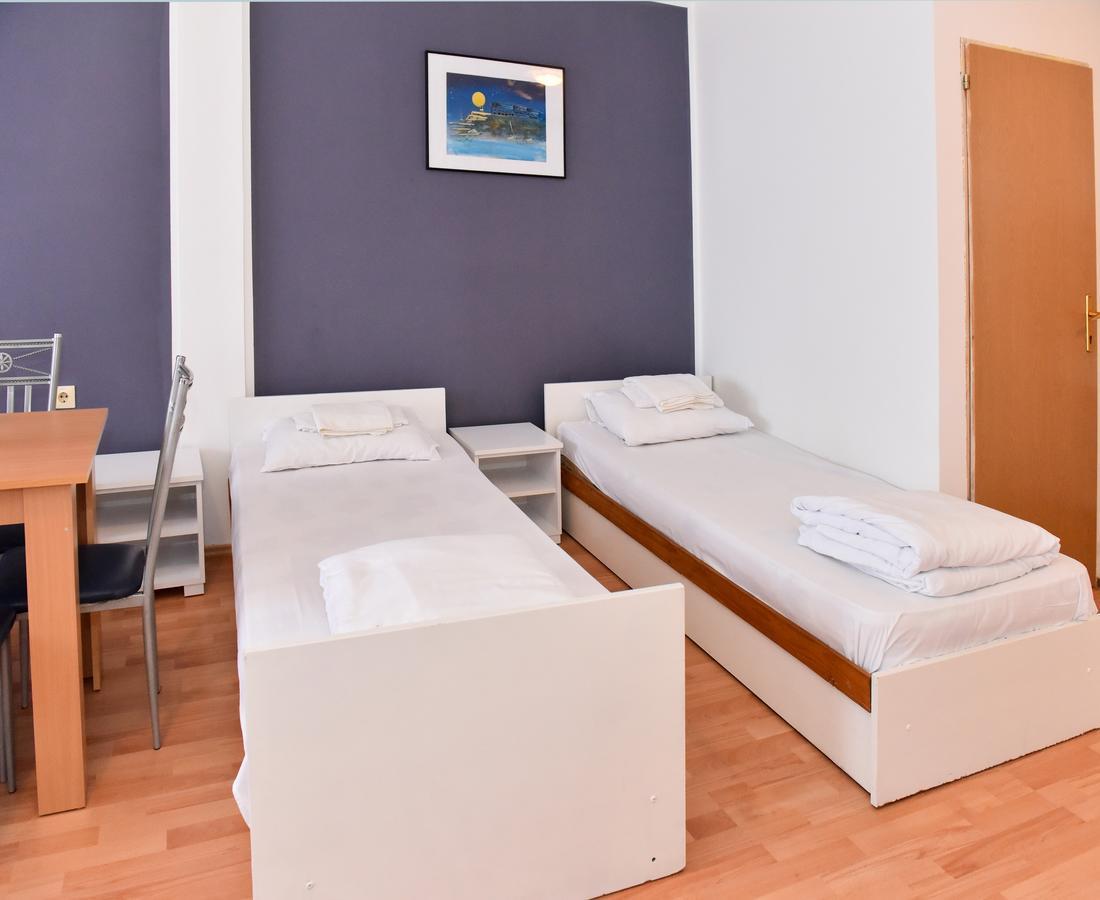 Hostel Milkaza Нови Сад Екстериор снимка
