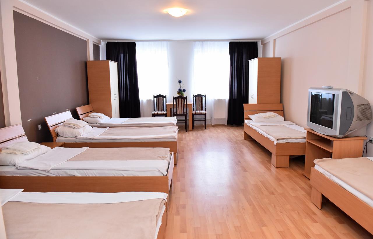 Hostel Milkaza Нови Сад Екстериор снимка