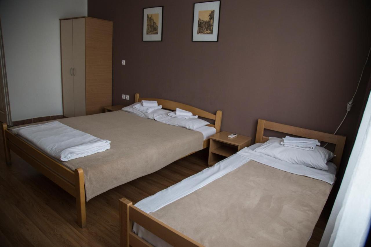 Hostel Milkaza Нови Сад Екстериор снимка