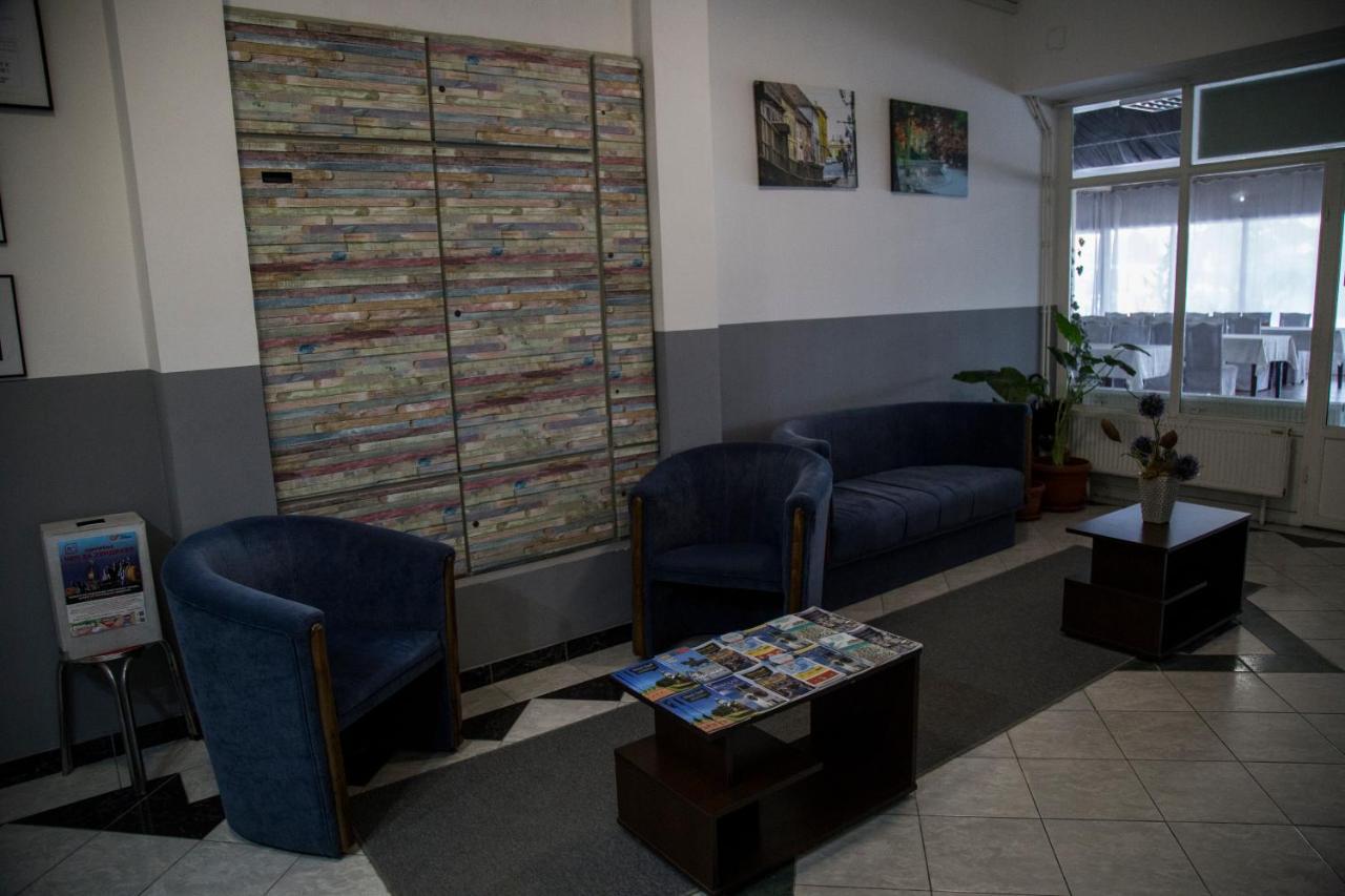 Hostel Milkaza Нови Сад Екстериор снимка