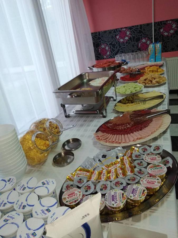 Hostel Milkaza Нови Сад Екстериор снимка
