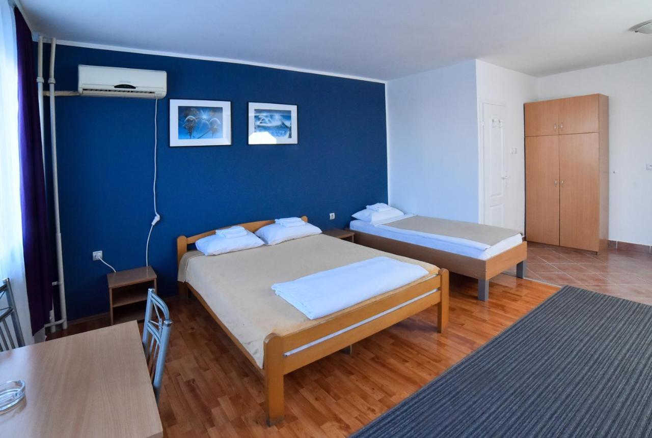 Hostel Milkaza Нови Сад Екстериор снимка