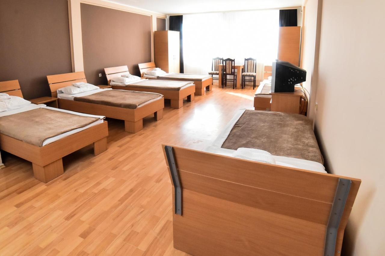 Hostel Milkaza Нови Сад Екстериор снимка